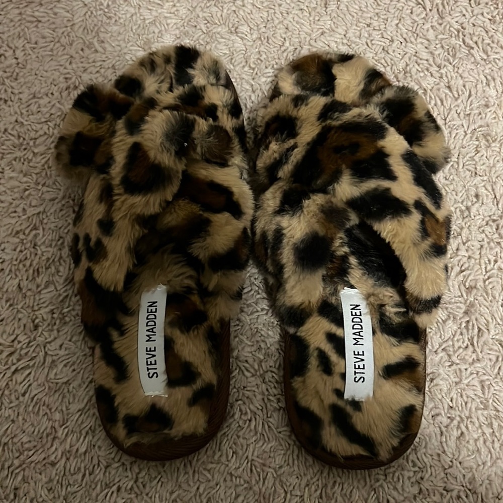 Steve Madden slippers